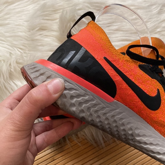 Nike Epic React Flyknit Running Shoes SZ 9 - Picture 9 of 11